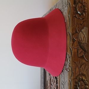 Woman's Rounded Classic Bucket hat